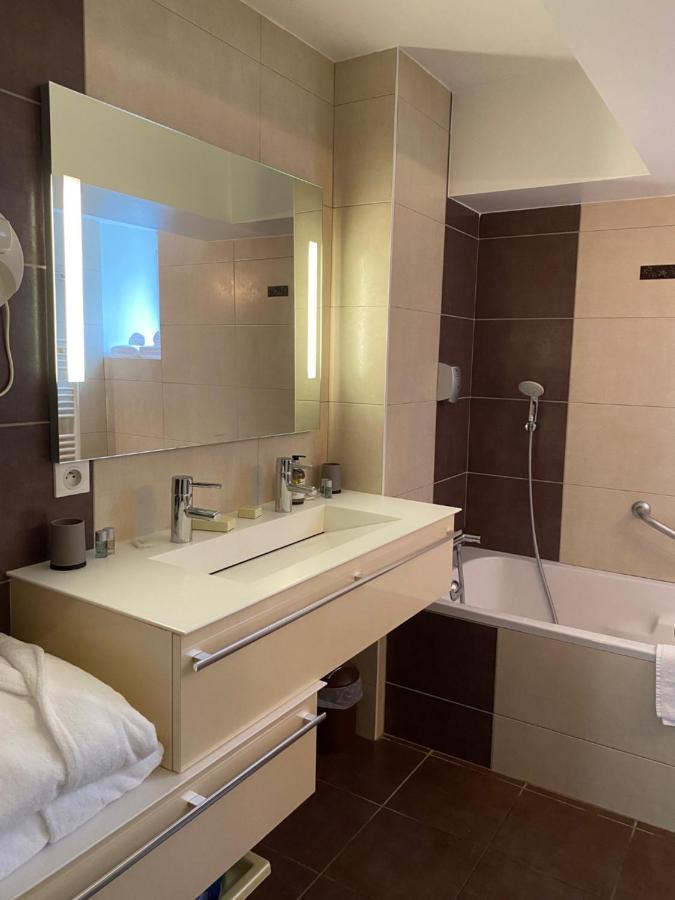 Logis Relais De La Source Hotel 3*